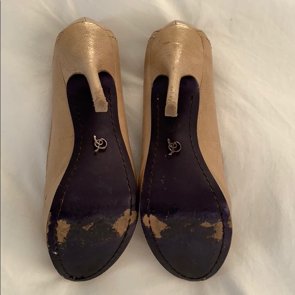 Rachel Roy nude heels - Picture 4 of 5